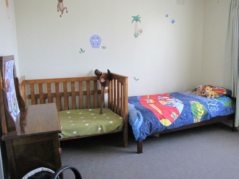 17 William Street, Newborough VIC 3825