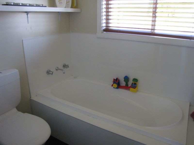 17 William Street, Newborough VIC 3825