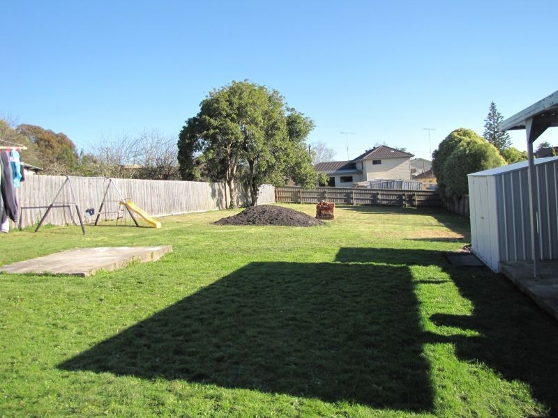 17 William Street, Newborough VIC 3825