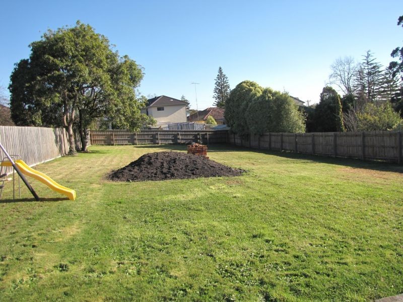 17 William Street, Newborough VIC 3825