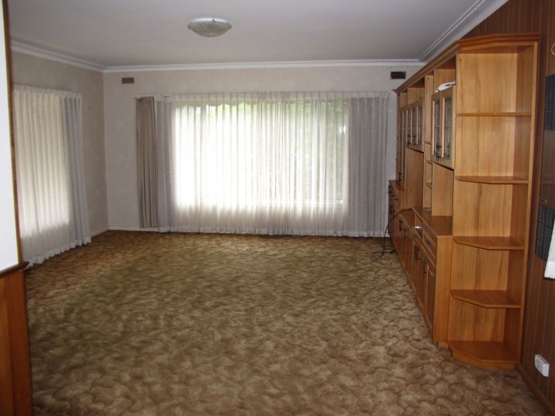 10 Ford Avenue, Newborough VIC 3825