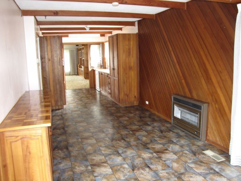 10 Ford Avenue, Newborough VIC 3825