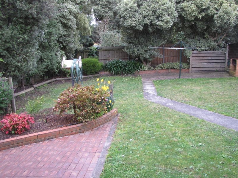 10 Ford Avenue, Newborough VIC 3825