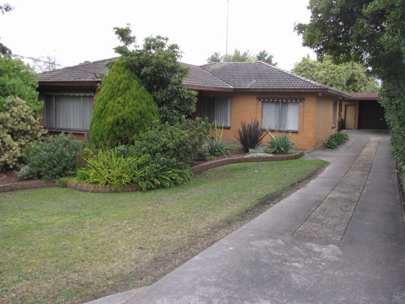 10 Ford Avenue, Newborough VIC 3825