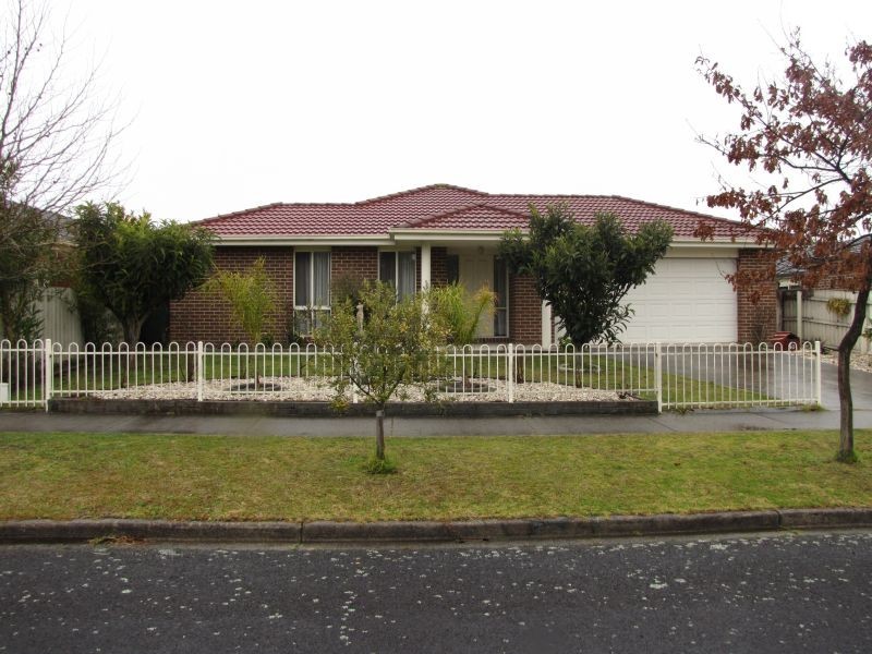 60 Dinwoodie Drive, Newborough VIC 3825