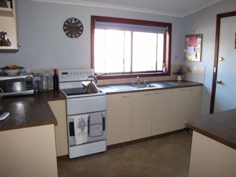 12 Durham Road, Newborough VIC 3825