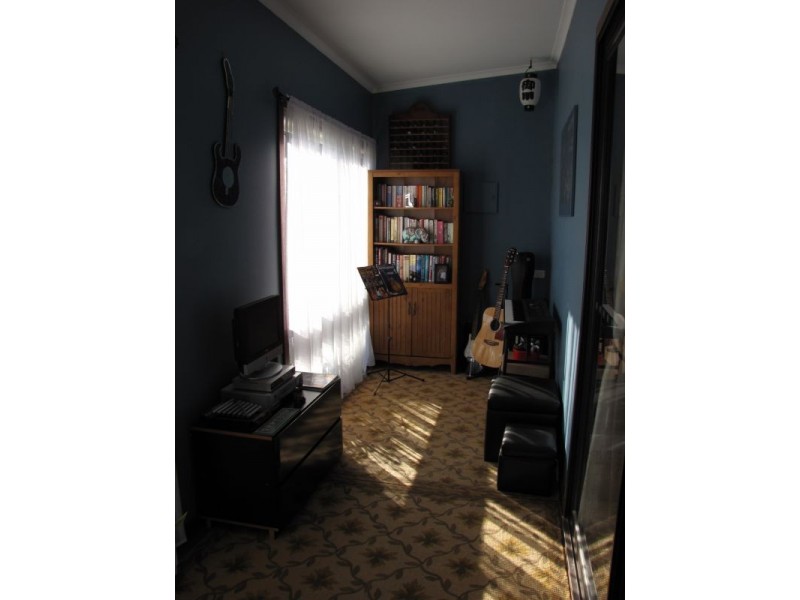 12 Durham Road, Newborough VIC 3825