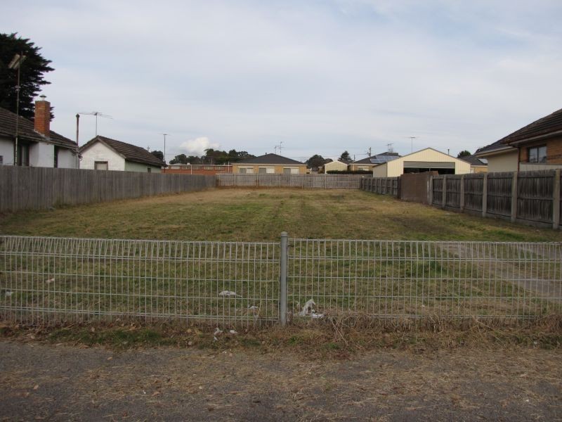 32 Chamberlain Road, Newborough VIC 3825