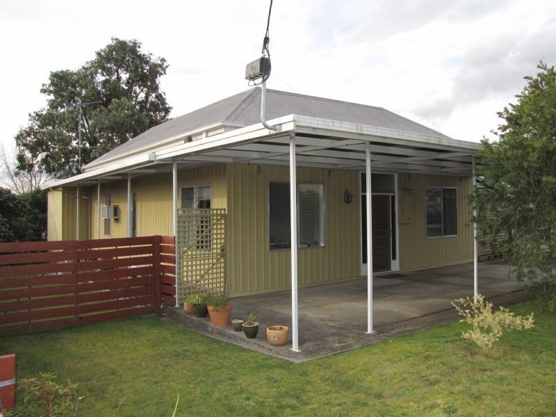 2 Dowie Street, Newborough VIC 3825