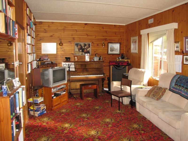 2 Dowie Street, Newborough VIC 3825