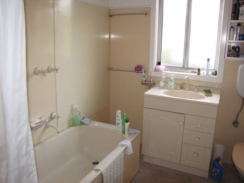 2 Dowie Street, Newborough VIC 3825