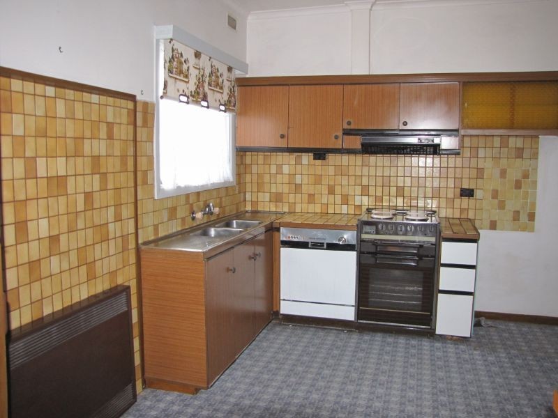 67 Hennessey Street, Moe VIC 3825