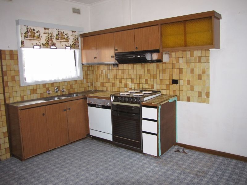 67 Hennessey Street, Moe VIC 3825