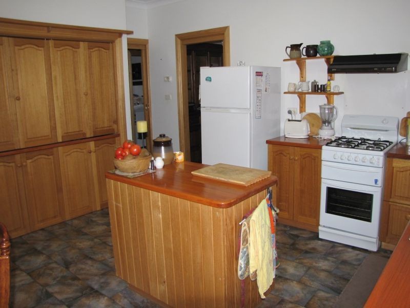 2/34 Cross Street, Newborough VIC 3825