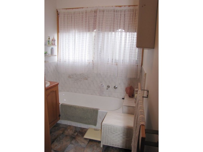 2/34 Cross Street, Newborough VIC 3825