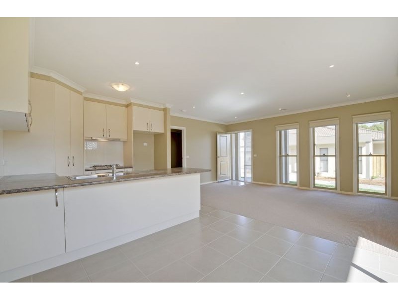 3 & 4/23-25 Central Avenue, Newborough VIC 3825