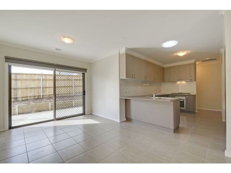 3 & 4/23-25 Central Avenue, Newborough VIC 3825