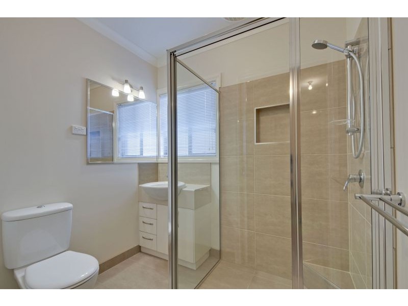 3 & 4/23-25 Central Avenue, Newborough VIC 3825