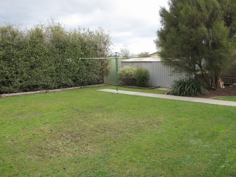 8 Colli Drive, Newborough VIC 3825
