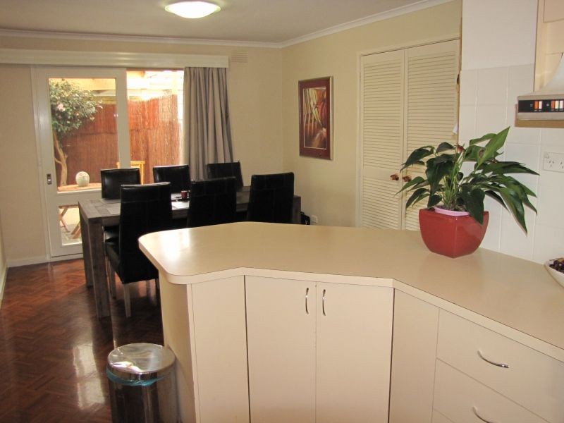 8 Colli Drive, Newborough VIC 3825