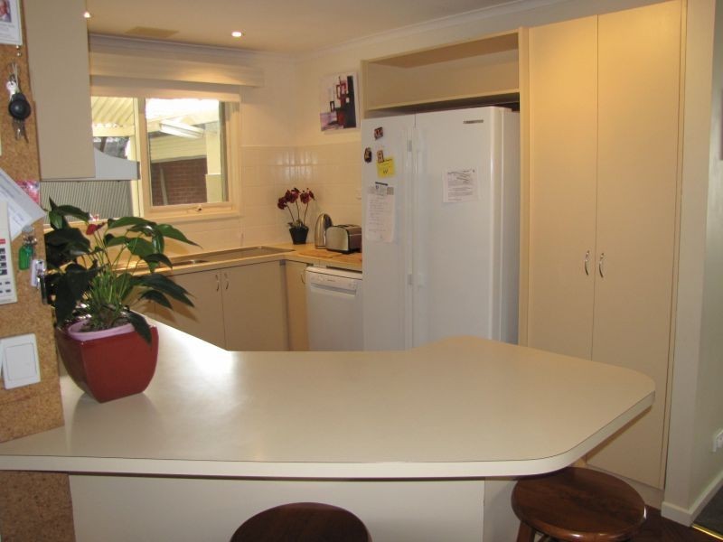 8 Colli Drive, Newborough VIC 3825