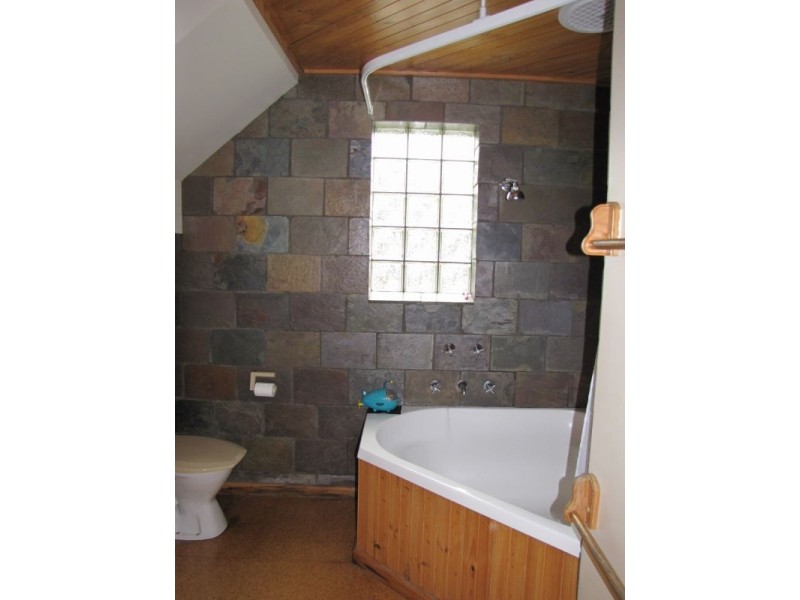 8 Colli Drive, Newborough VIC 3825