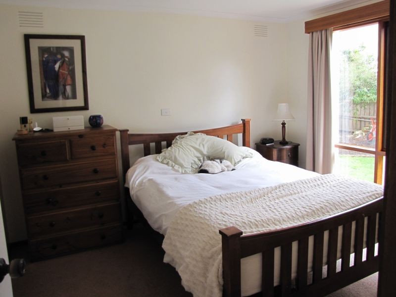 8 Colli Drive, Newborough VIC 3825