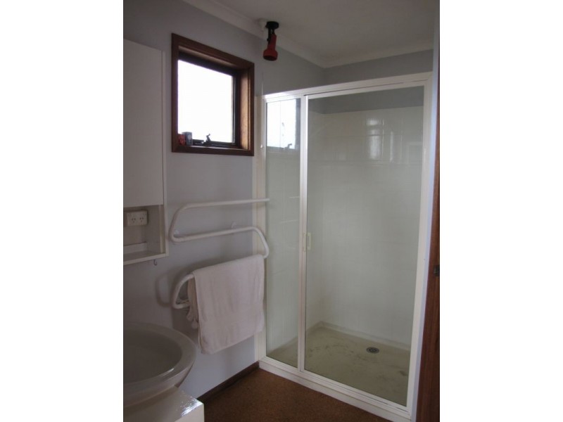 8 Colli Drive, Newborough VIC 3825