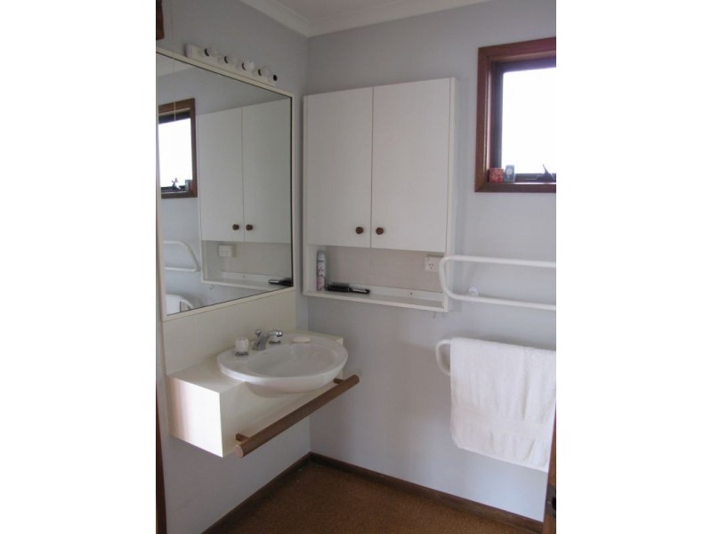 8 Colli Drive, Newborough VIC 3825