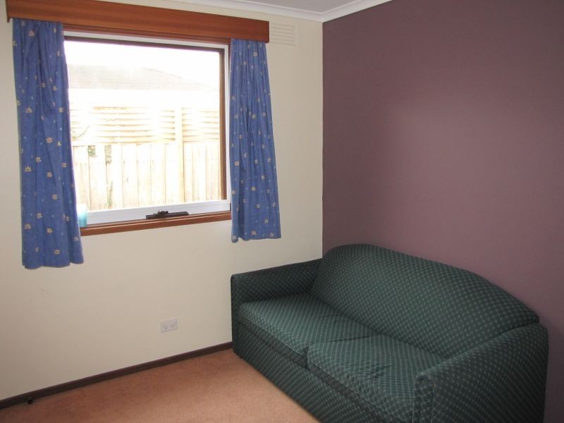 8 Colli Drive, Newborough VIC 3825