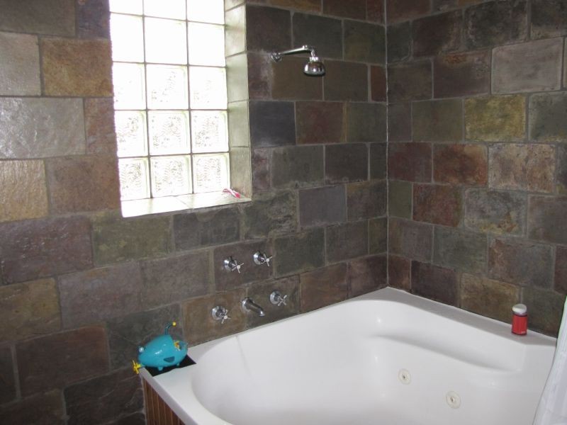 8 Colli Drive, Newborough VIC 3825