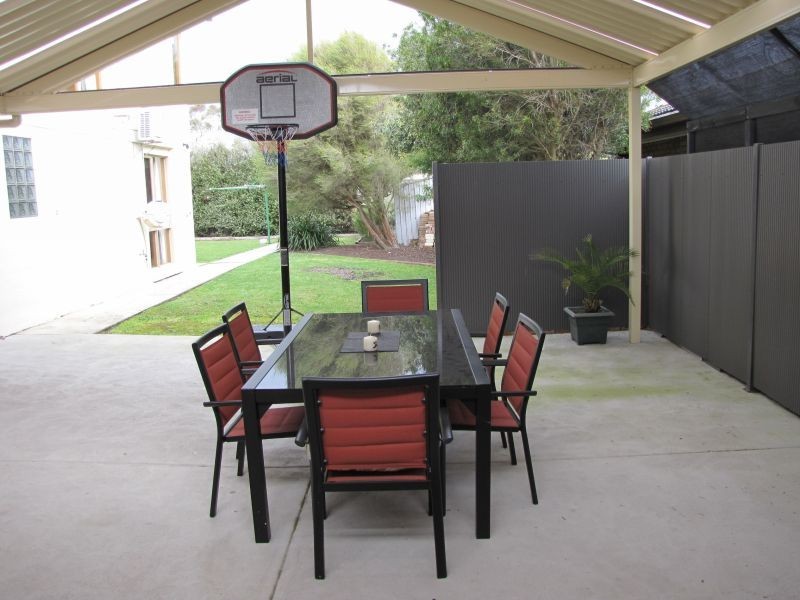 8 Colli Drive, Newborough VIC 3825