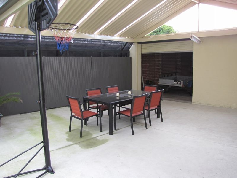 8 Colli Drive, Newborough VIC 3825