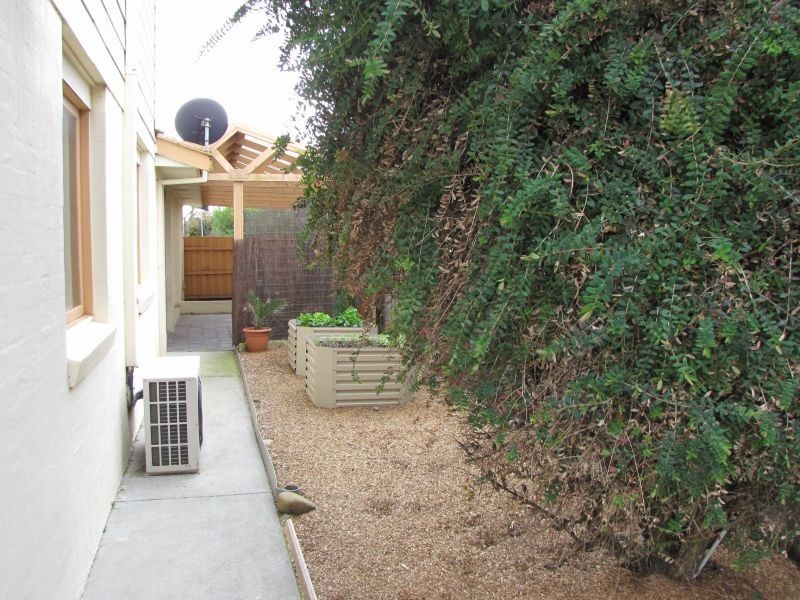 8 Colli Drive, Newborough VIC 3825