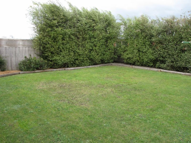 8 Colli Drive, Newborough VIC 3825