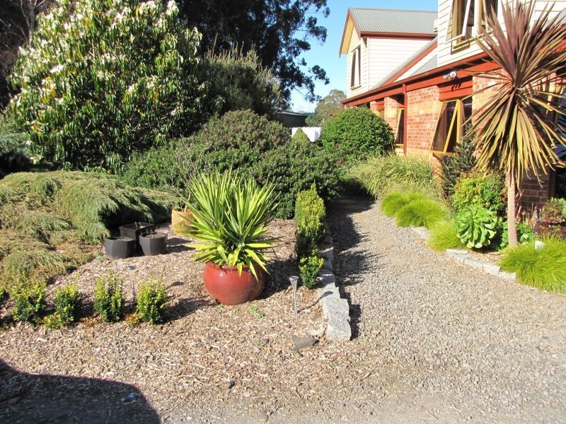 33 Pinnacle Drive, Rawson VIC 3825