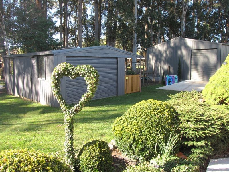 33 Pinnacle Drive, Rawson VIC 3825