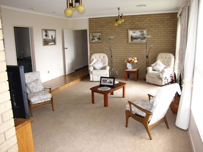 42 Fairway Drive, Newborough VIC 3825