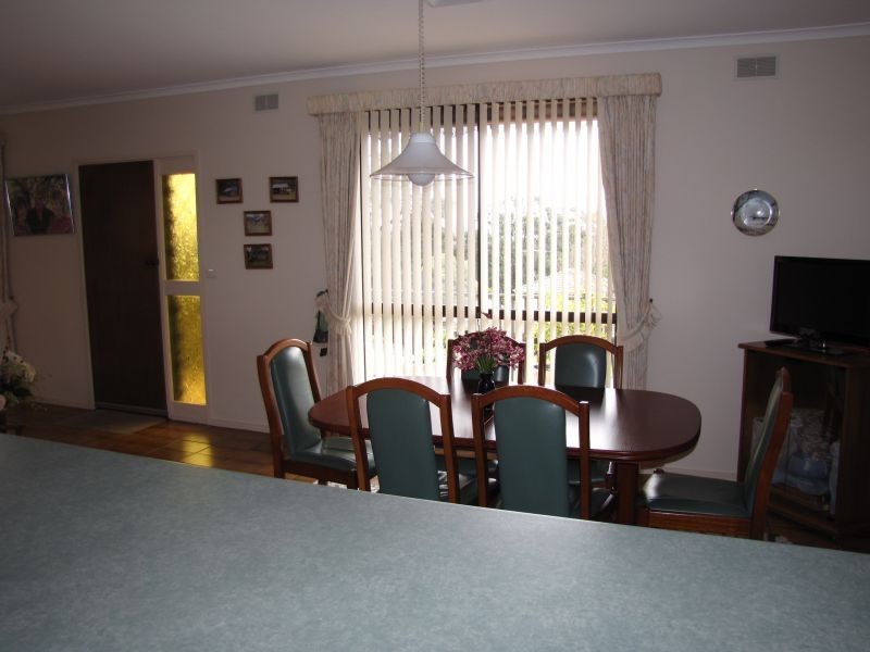 42 Fairway Drive, Newborough VIC 3825