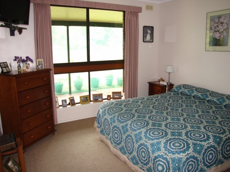 42 Fairway Drive, Newborough VIC 3825