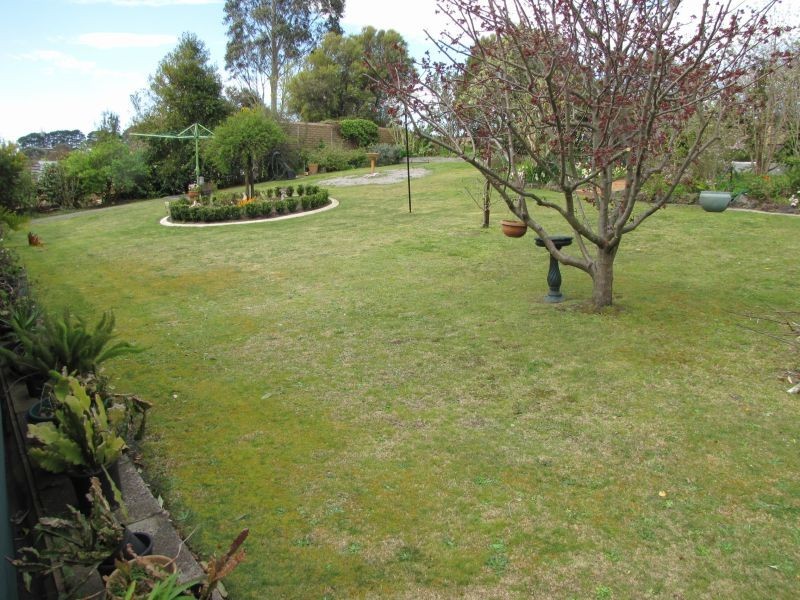 42 Fairway Drive, Newborough VIC 3825