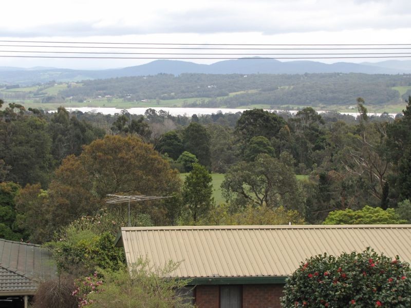 42 Fairway Drive, Newborough VIC 3825