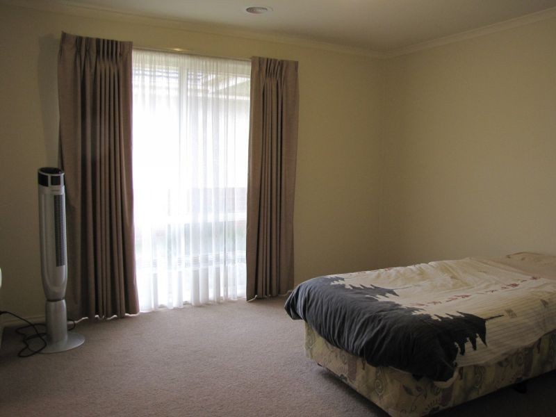 2/19 Colli Drive, Newborough VIC 3825