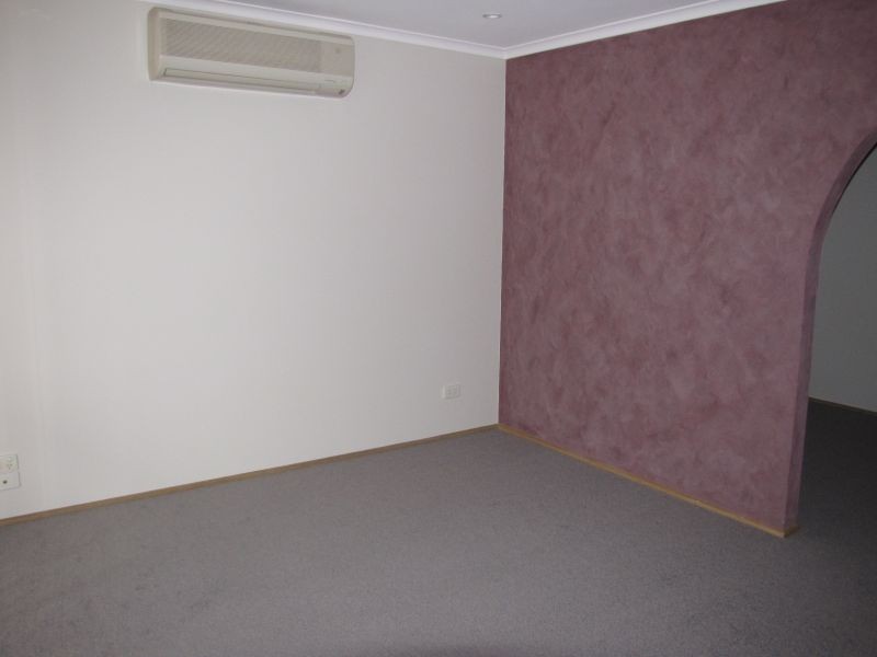 2, 2B Mitchells Road, Moe VIC 3825