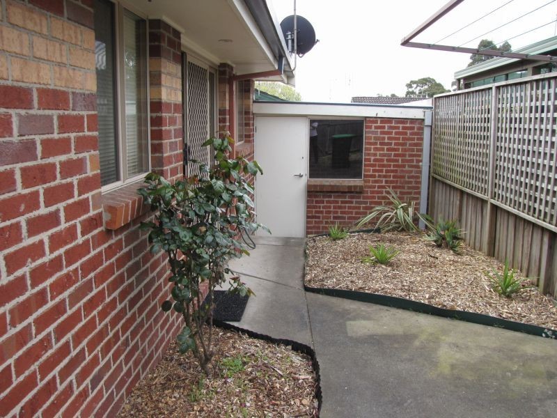 2, 2B Mitchells Road, Moe VIC 3825