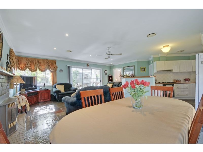 11 Shelton Street, Newborough VIC 3825