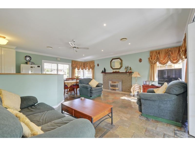 11 Shelton Street, Newborough VIC 3825