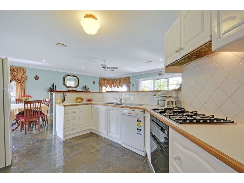 11 Shelton Street, Newborough VIC 3825