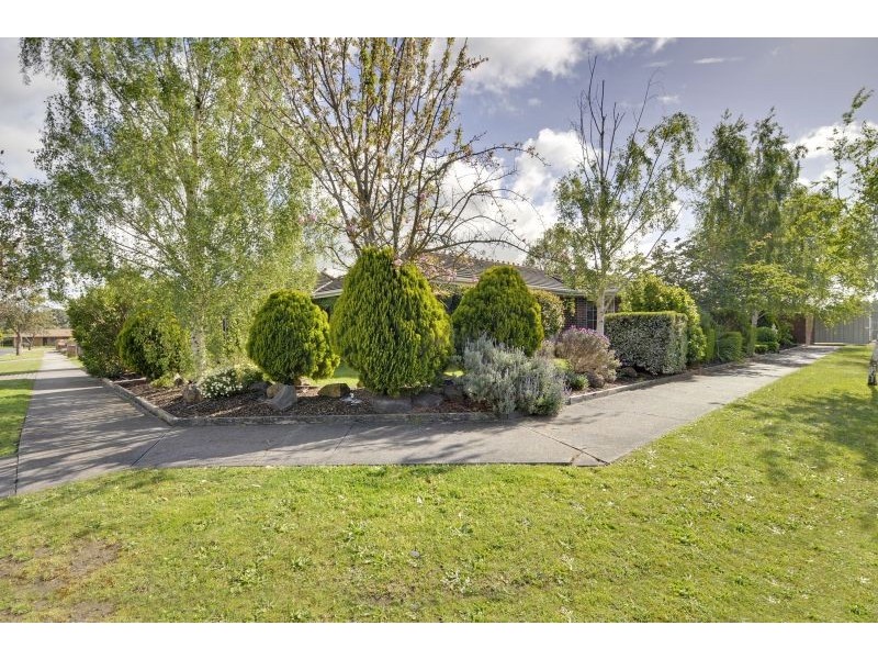 11 Shelton Street, Newborough VIC 3825