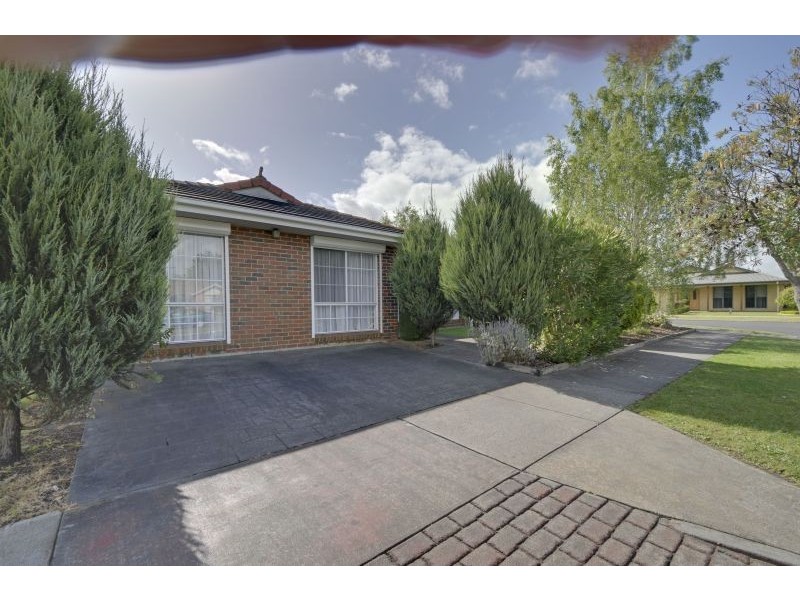 11 Shelton Street, Newborough VIC 3825